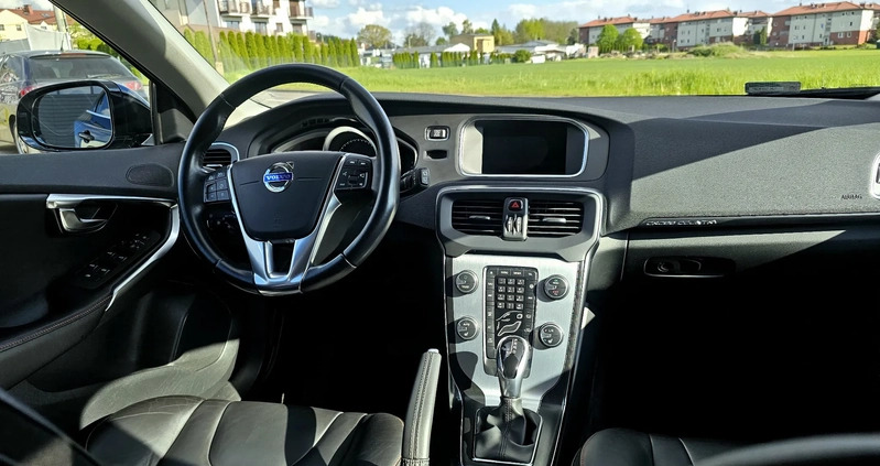 Volvo V40 cena 69900 przebieg: 144000, rok produkcji 2015 z Katowice małe 172